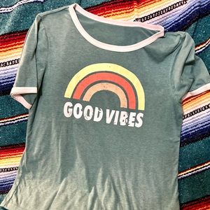 Soft graphic tee “Good Vibes” size Large